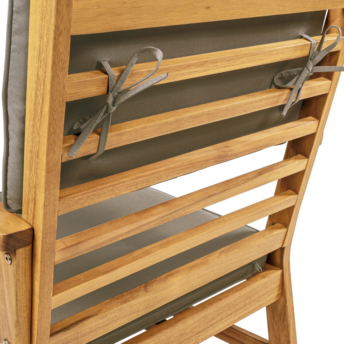 Ensemble de patio extérieur Freja 4 pièces en bois d'acacia côtier moderne avec coussins, par JONATHAN Y