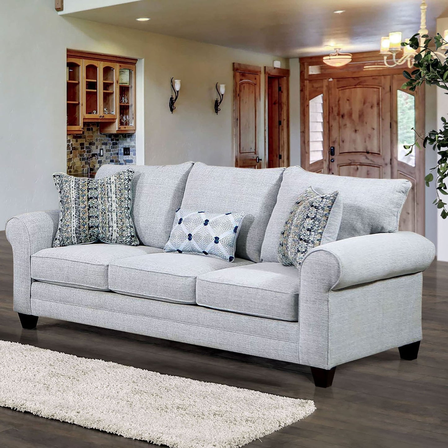 Canapé Nolinas transitionnel en tissu gris avec accoudoirs roulés par Furniture of America