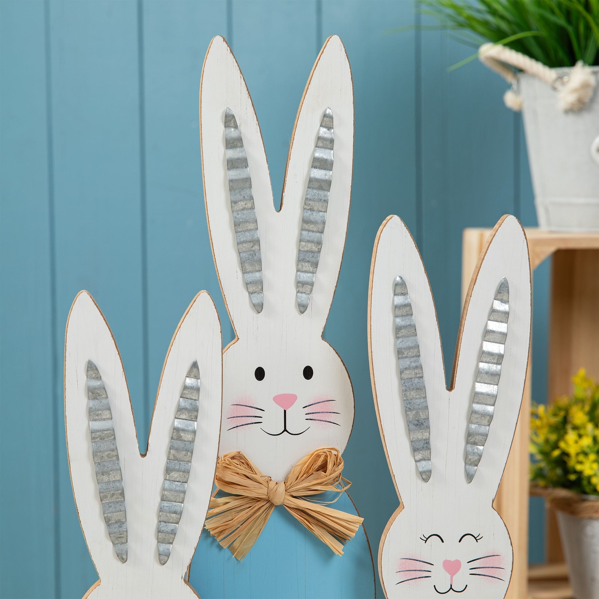 Glitzhome 30H Pâques en bois Famille de lapins debout Panneau de porche Décor avec couronne