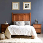 Lit plateforme en bois massif de style shaker avec meubles en bois de grain