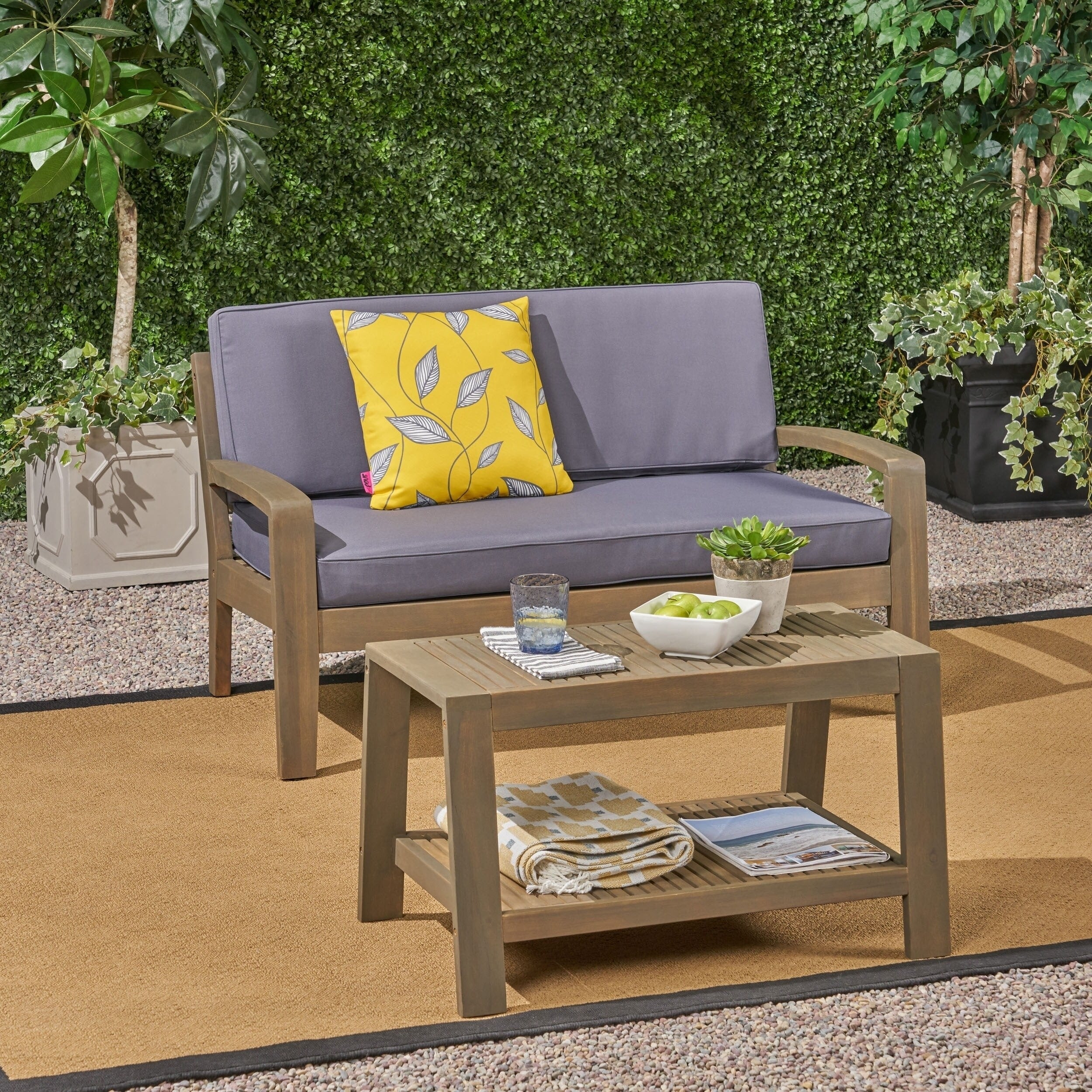 Ensemble de table basse et causeuse en acacia de Grenade par Christopher Knight Home