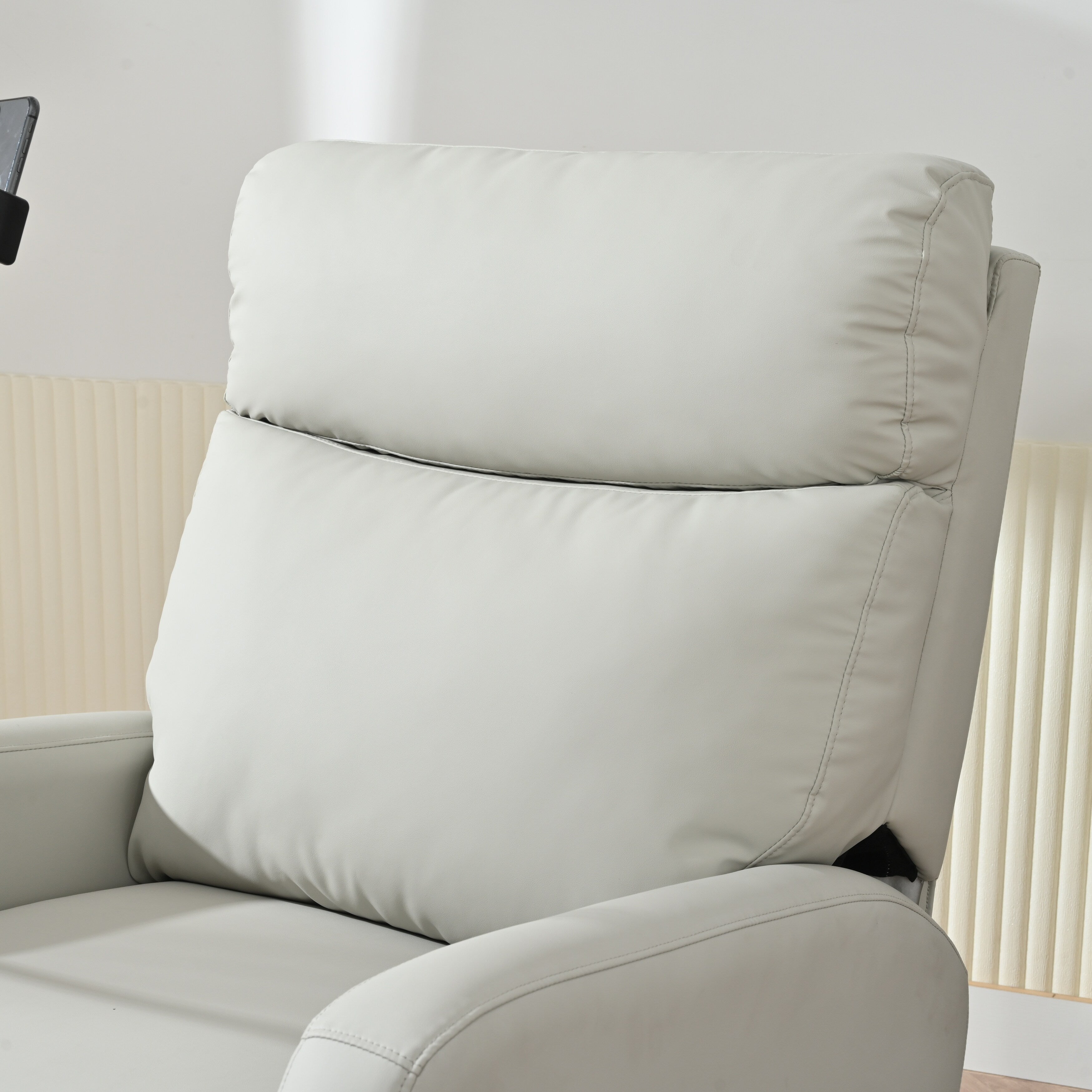Fauteuil inclinable pivotant à 360° gris avec support de téléphone, repose-pieds et position réglable pour salon et home cinéma