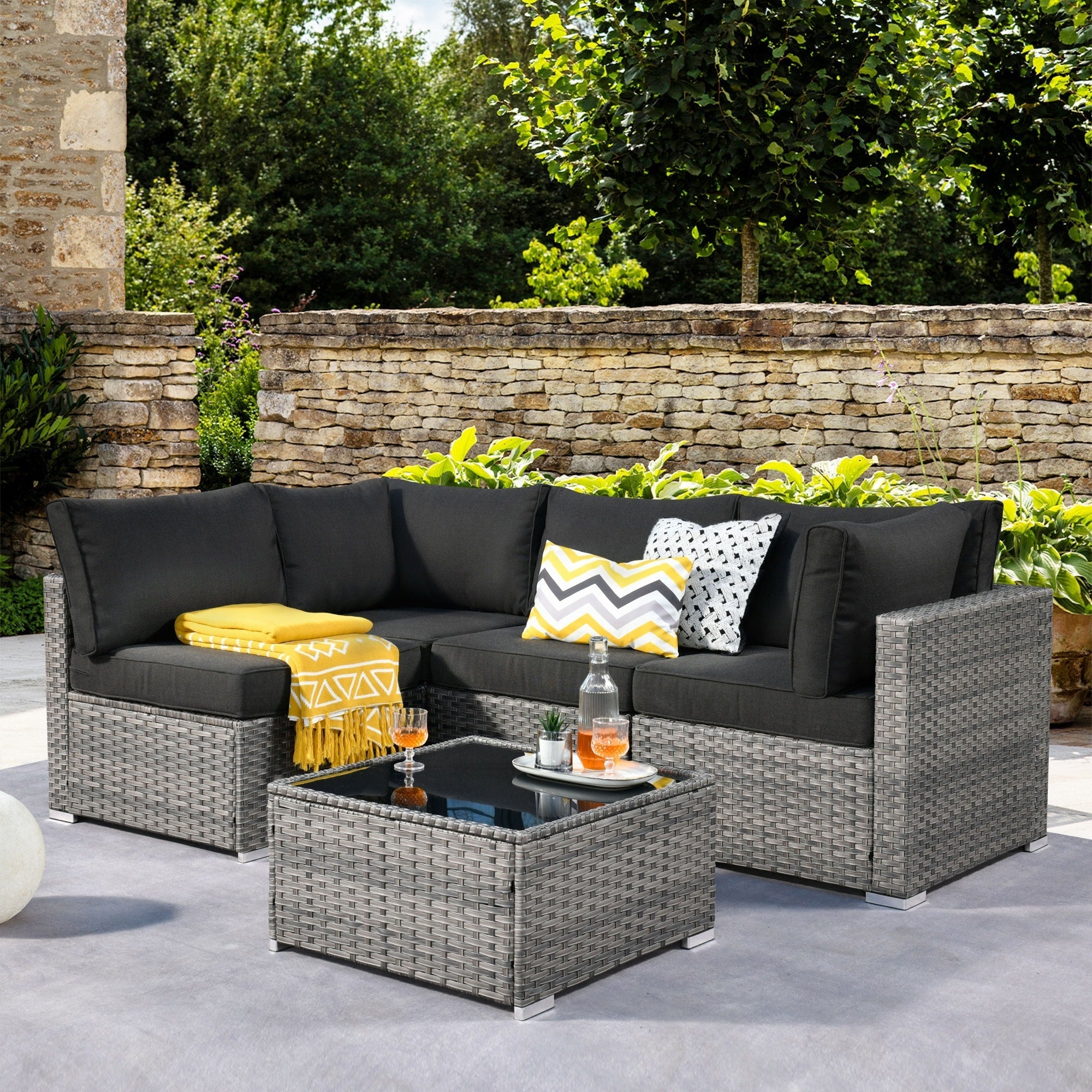 Ensemble de canapés sectionnels en osier HOOOWOOO Patio 5 pièces avec table basse