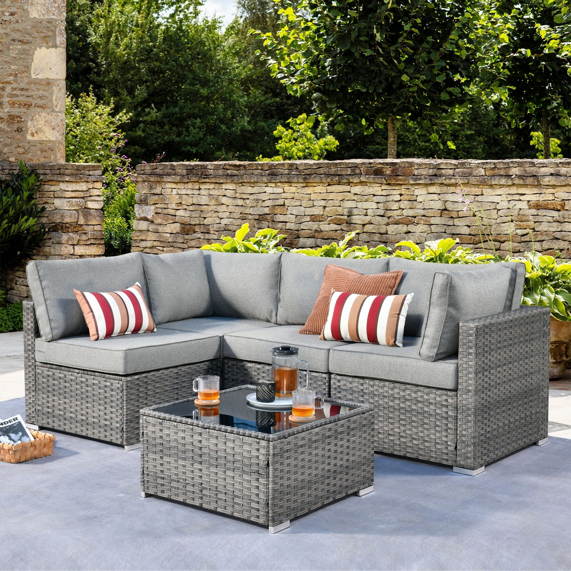 Ensemble de canapés sectionnels en osier HOOOWOOO Patio 5 pièces avec table basse