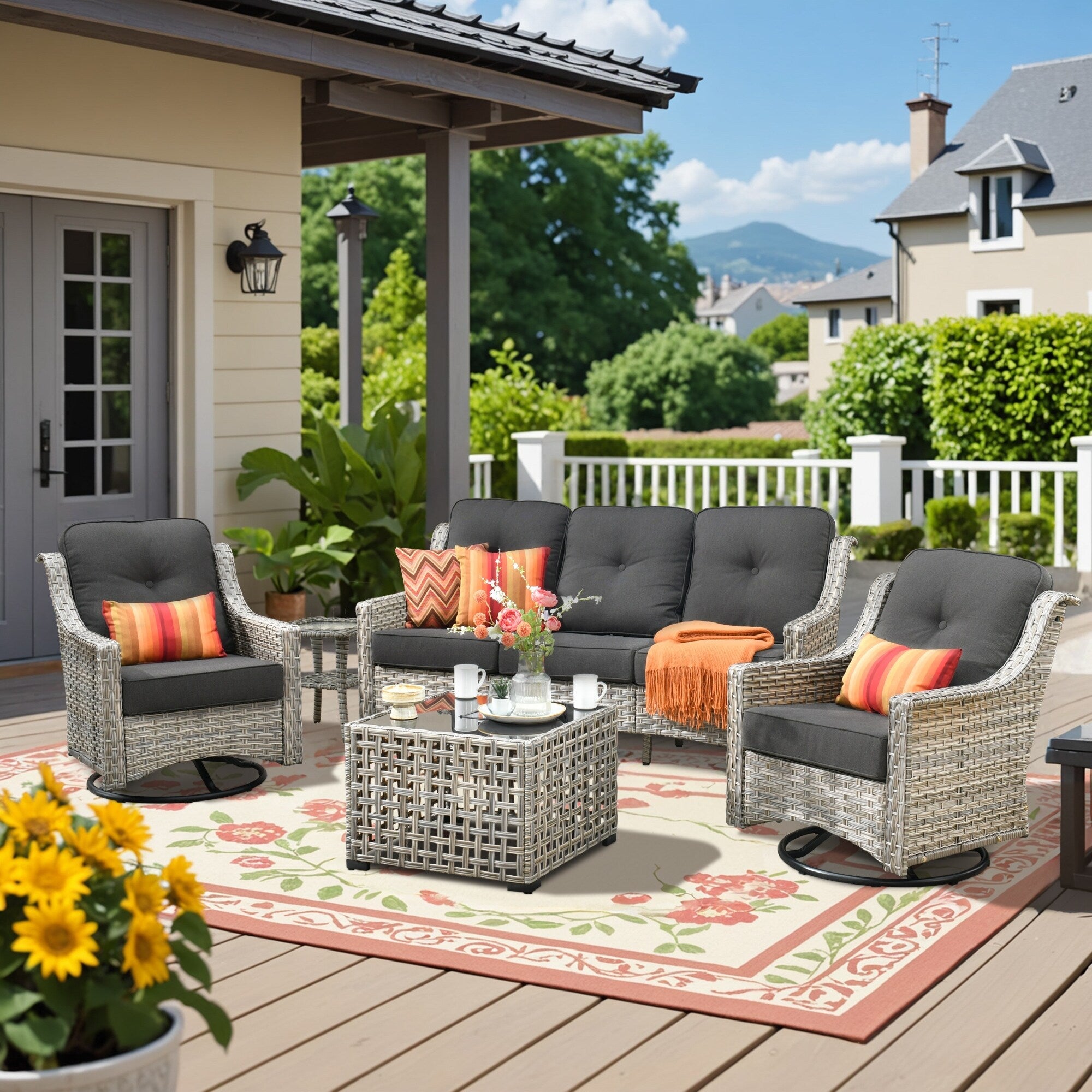 Ensemble de conversation d'extérieur HOOOWOOO 5 pièces en rotin avec chaise pivotante et table basse