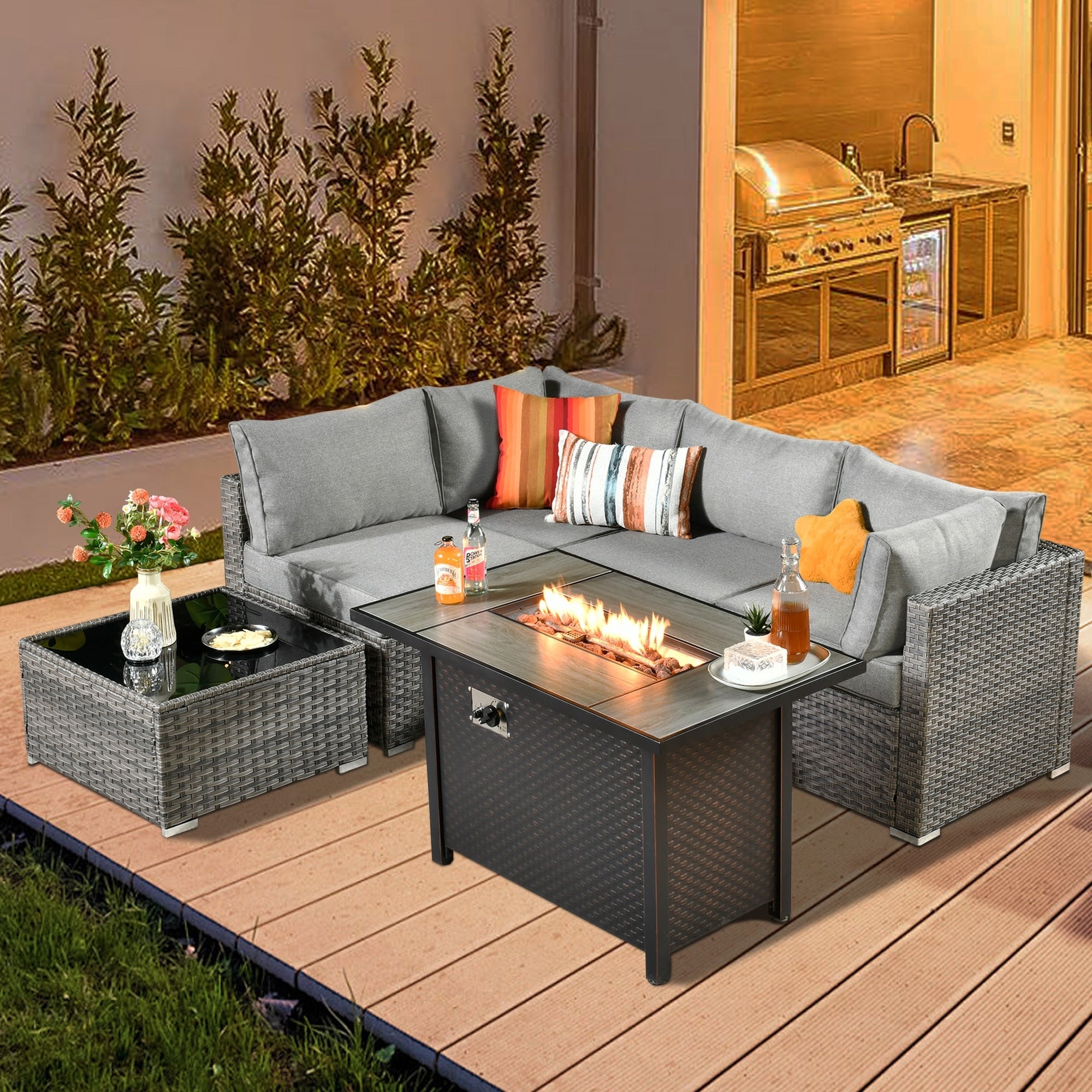 Ensemble de jardin sectionnel en rotin HOOOWOOO 6 pièces avec table et foyer