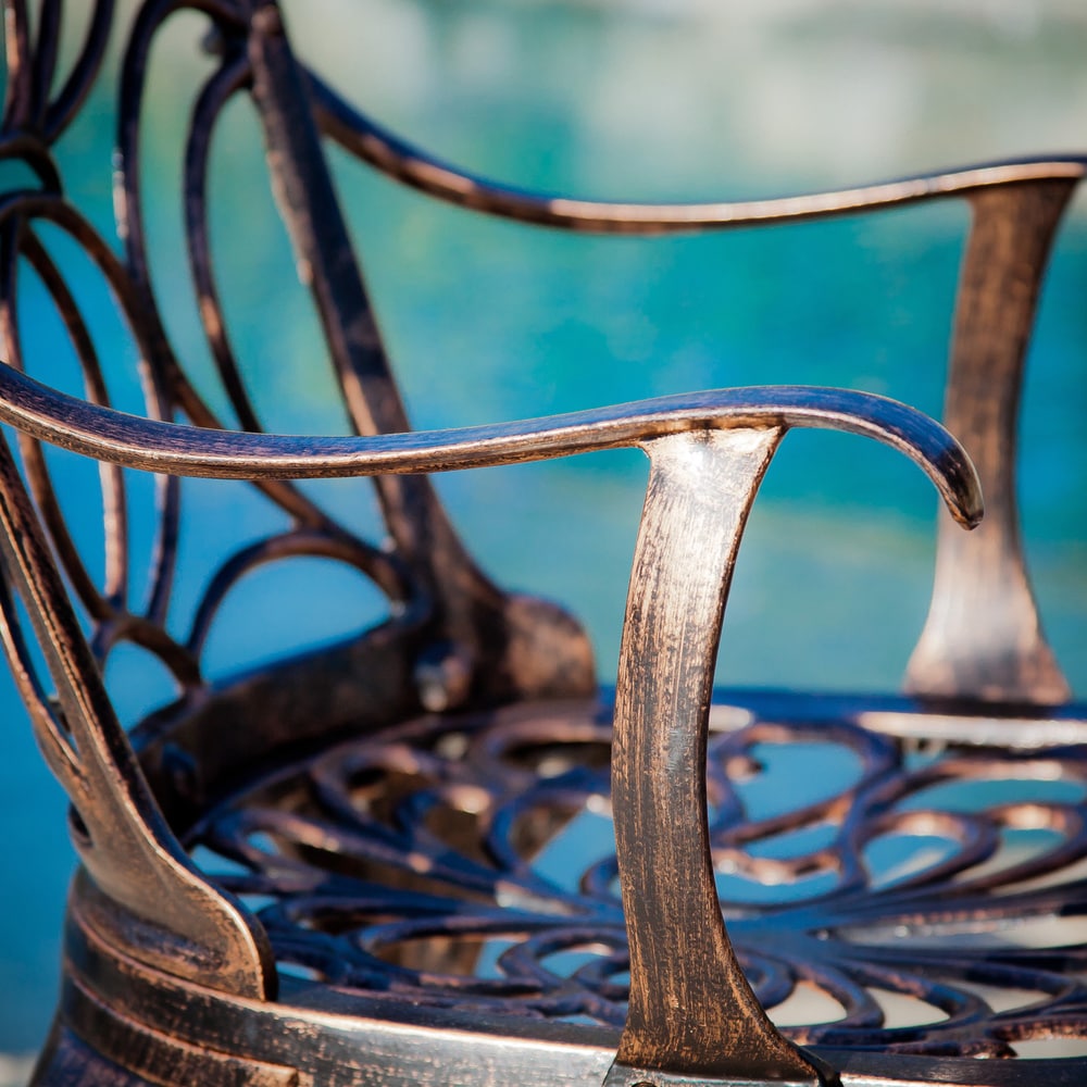 Ensemble de salle à manger d'extérieur haïtien en fonte d'aluminium, 7 pièces, par Christopher Knight Home