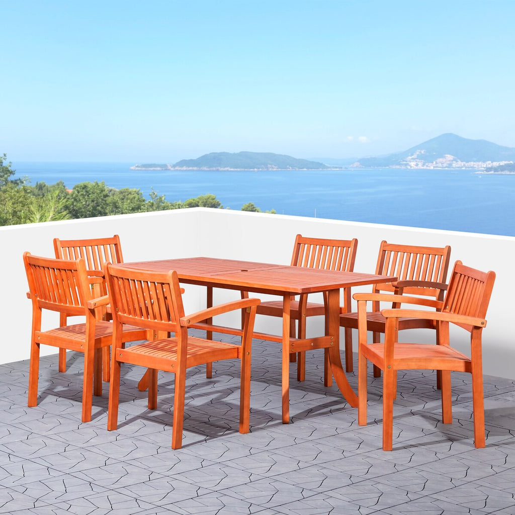 Ensemble table et chaises empilables Hakan Wood Patio avec pieds incurvés