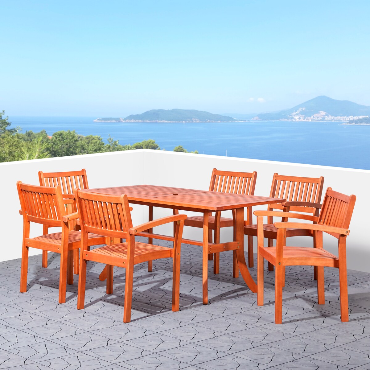 Ensemble table et chaises empilables Hakan Wood Patio avec pieds incurvés