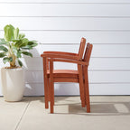 Ensemble table et chaises empilables Hakan Wood Patio avec pieds incurvés