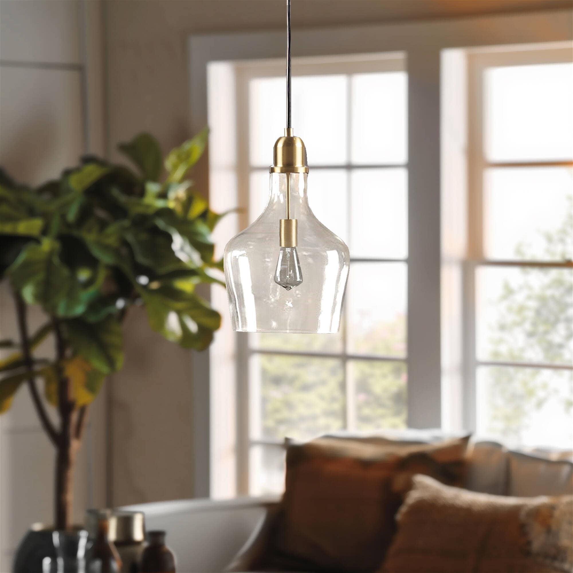 Suspension en verre en forme de cloche auburn INK+IVY