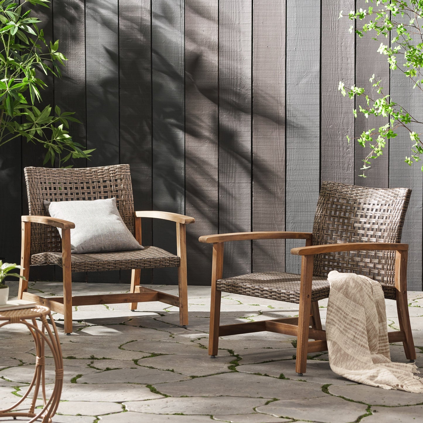 Fauteuil club d'extérieur Hampton en bois et osier (lot de 2) par Christopher Knight Home