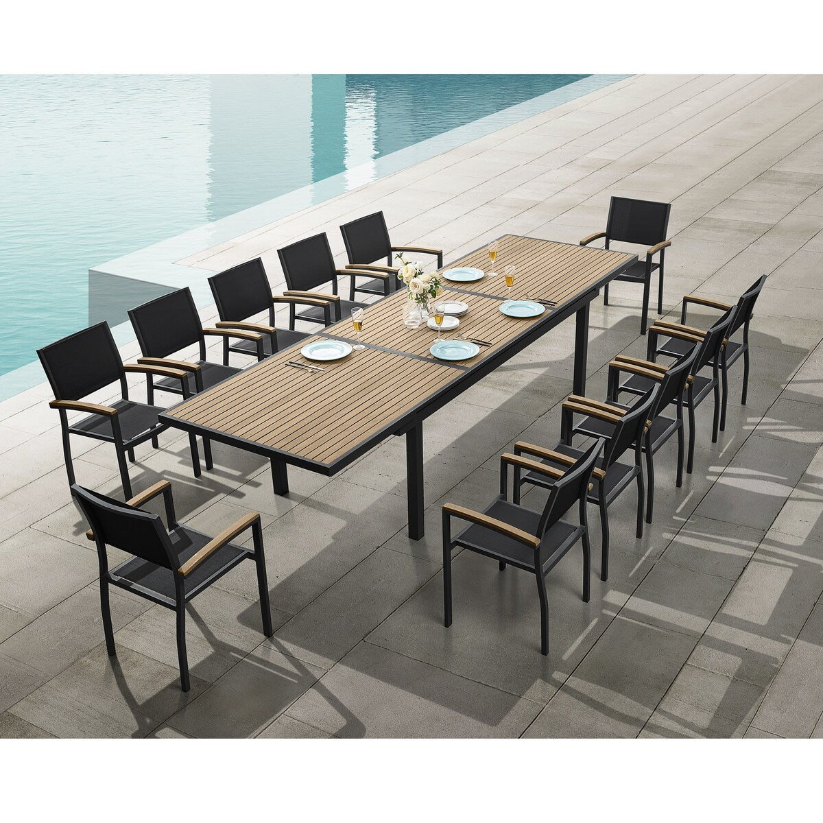 Ensemble de salle à manger d'extérieur Heck 13 pièces en teck FSC et aluminium pour 12 personnes, table extensible et chaises empilables, noir anthracite