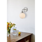 Applique de salle de bain Hudson à 1 lumière avec abat-jour globe givré