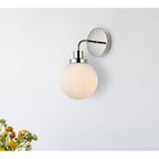 Applique de salle de bain Hudson à 1 lumière avec abat-jour globe givré