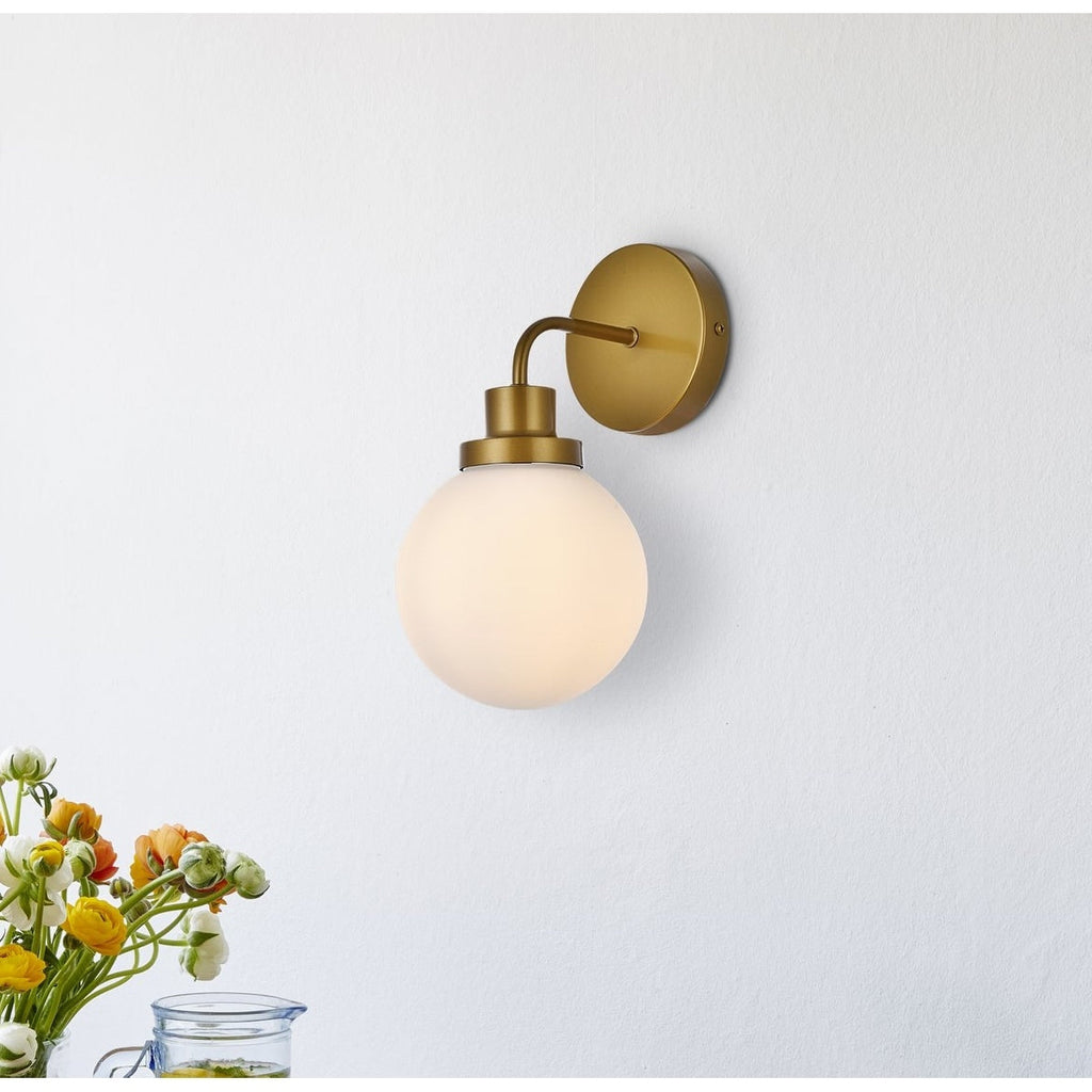 Applique de salle de bain Hudson à 1 lumière avec abat-jour globe givré