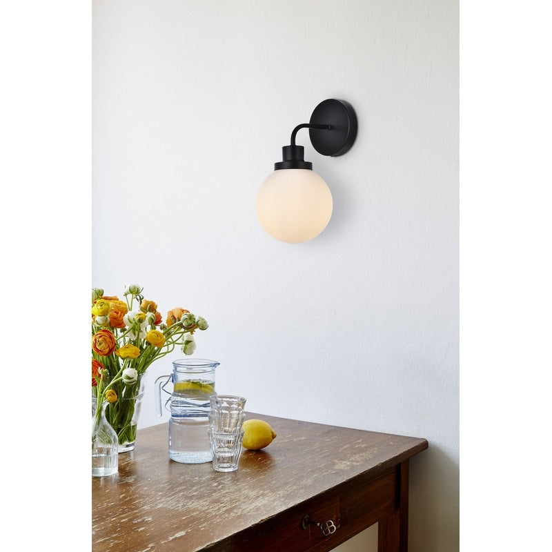 Applique de salle de bain Hudson à 1 lumière avec abat-jour globe givré