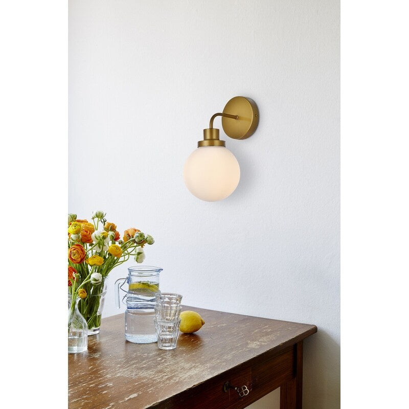 Applique de salle de bain Hudson à 1 lumière avec abat-jour globe givré