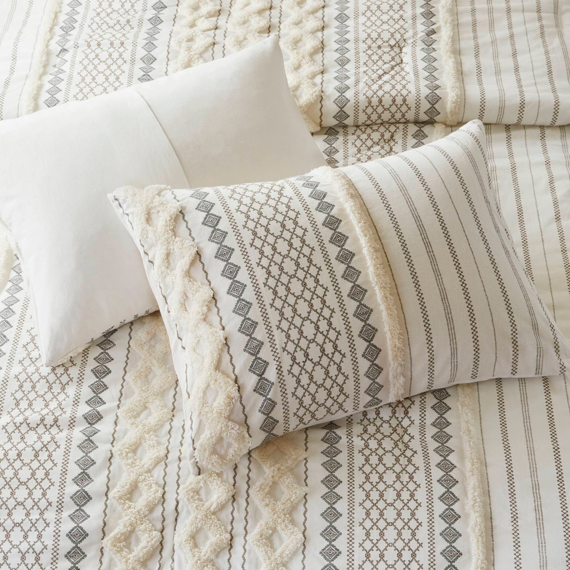 Parure de lit Imani en coton imprimé avec chenille INK+IVY