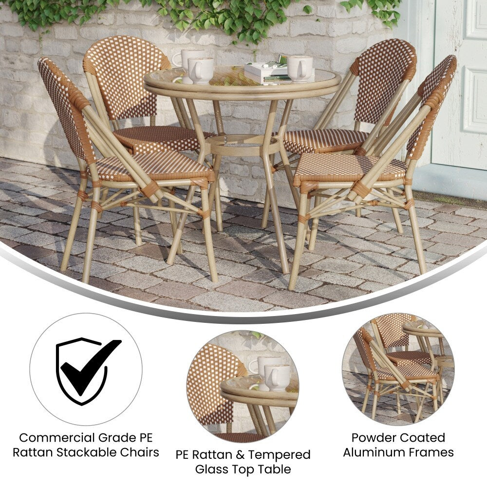 Ensemble bistrot commercial intérieur/extérieur avec table et quatre chaises