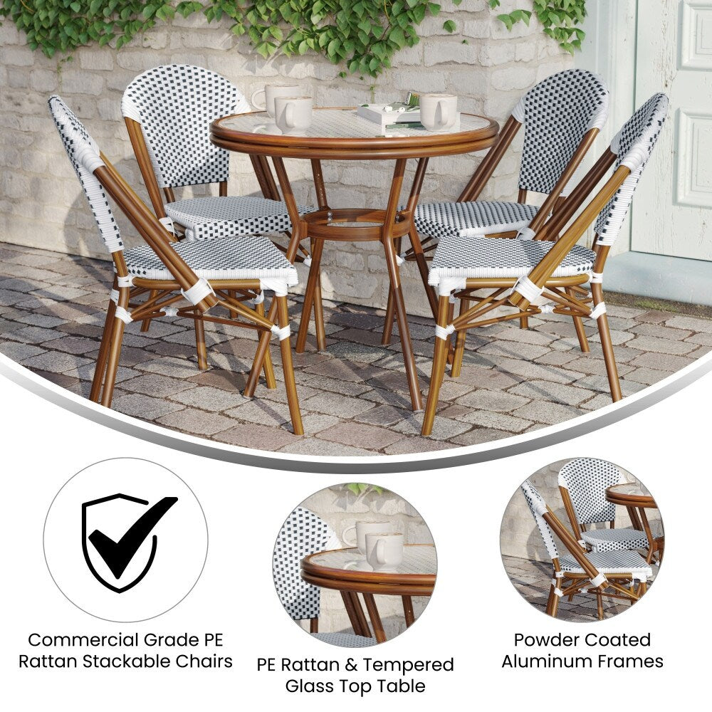 Ensemble bistrot commercial intérieur/extérieur avec table et quatre chaises