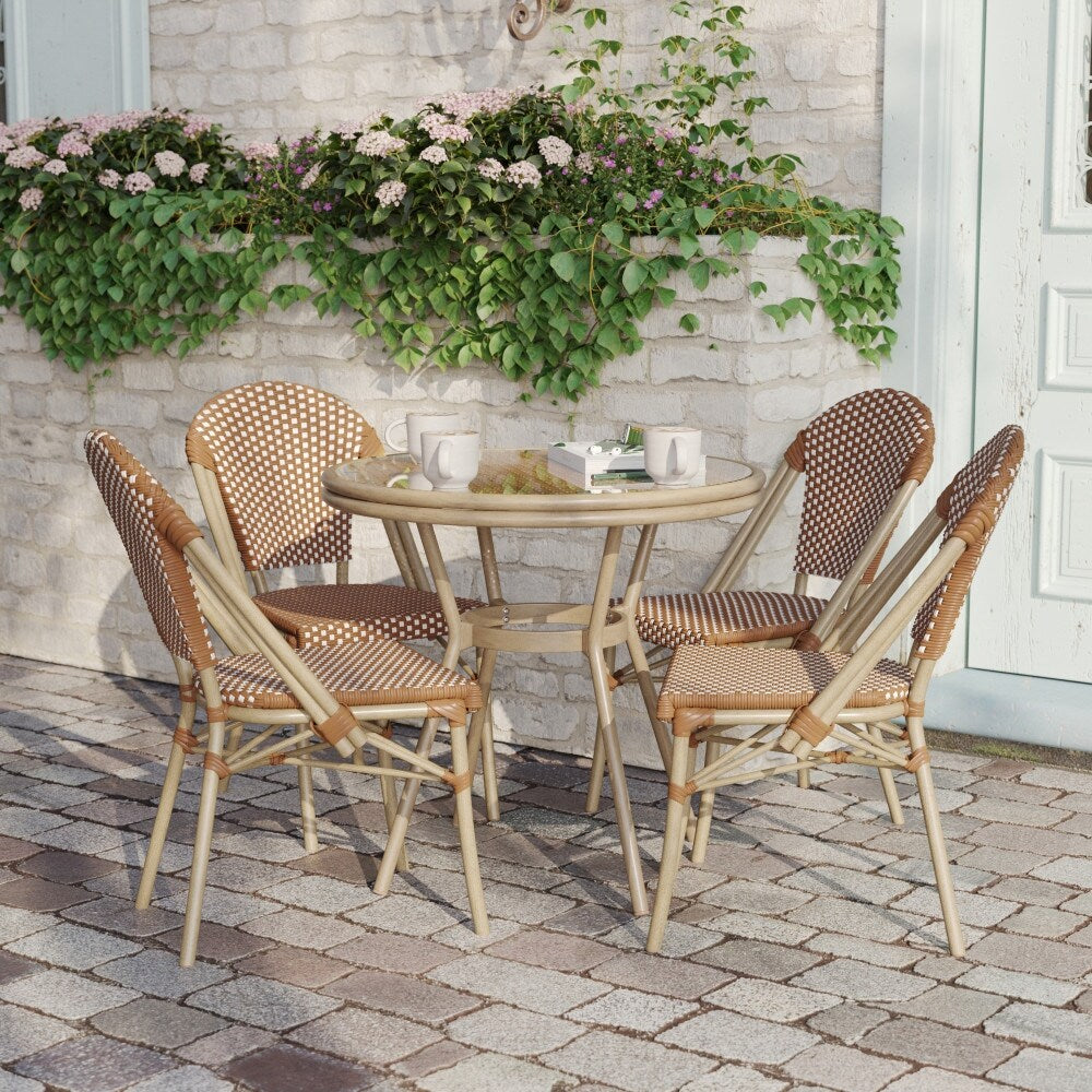 Ensemble bistrot commercial intérieur/extérieur avec table et quatre chaises