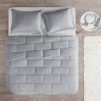 Ensemble de couette Ava en duvet synthétique au design intelligent