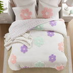 Parure de lit réversible en chenille touffetée à motif floral Madeline pour enfants au design intelligent