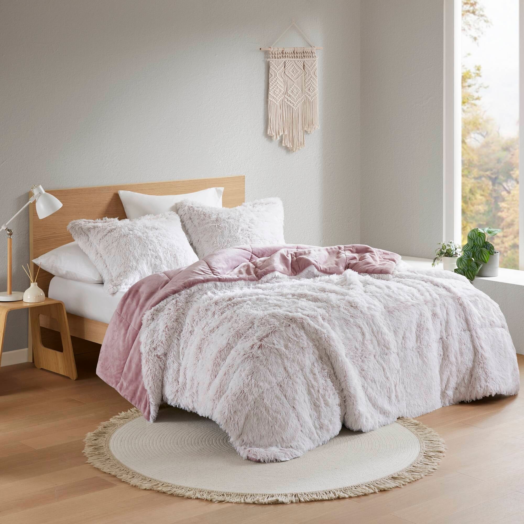 Ensemble de mini-couette à poils longs Leena au design intelligent