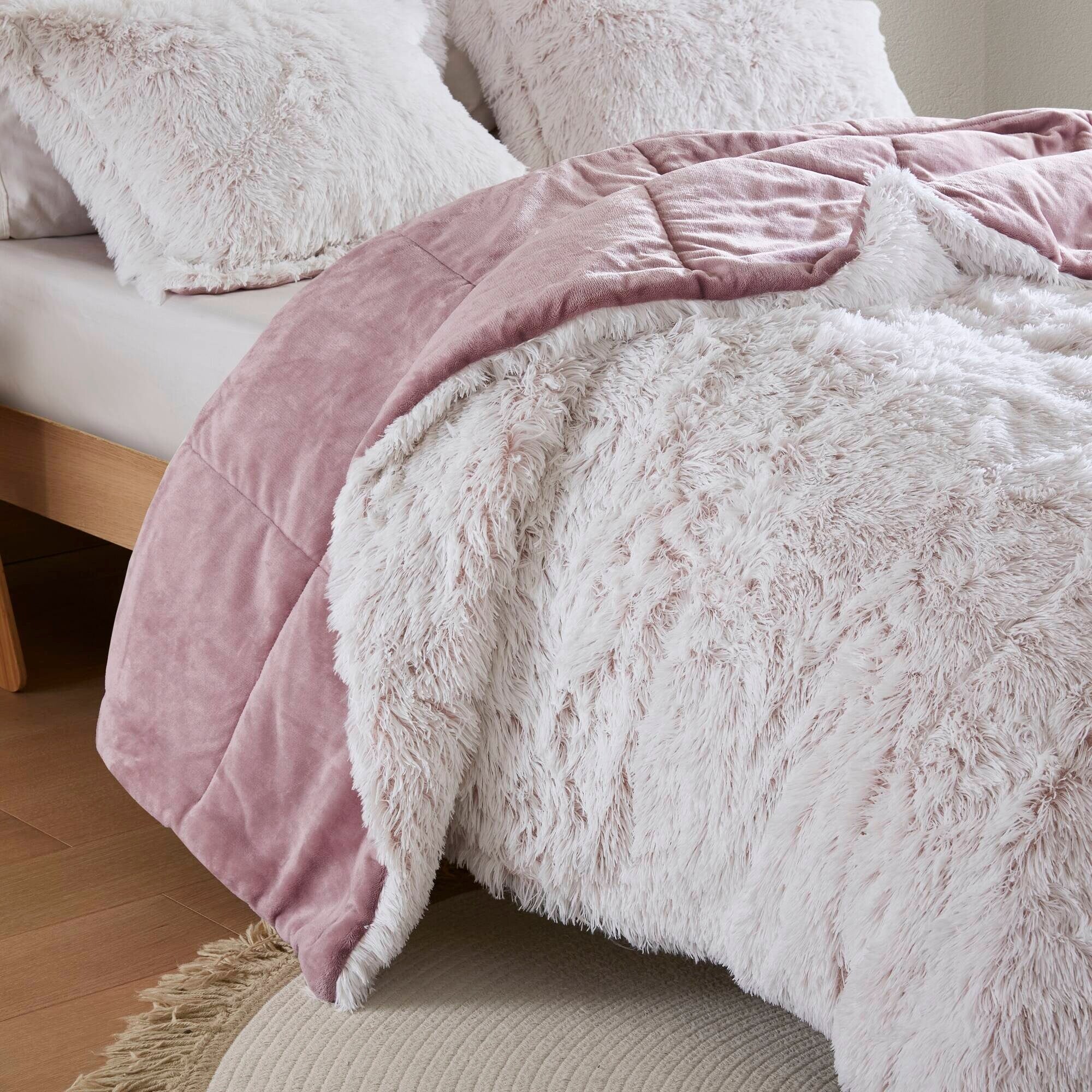 Ensemble de mini-couette à poils longs Leena au design intelligent