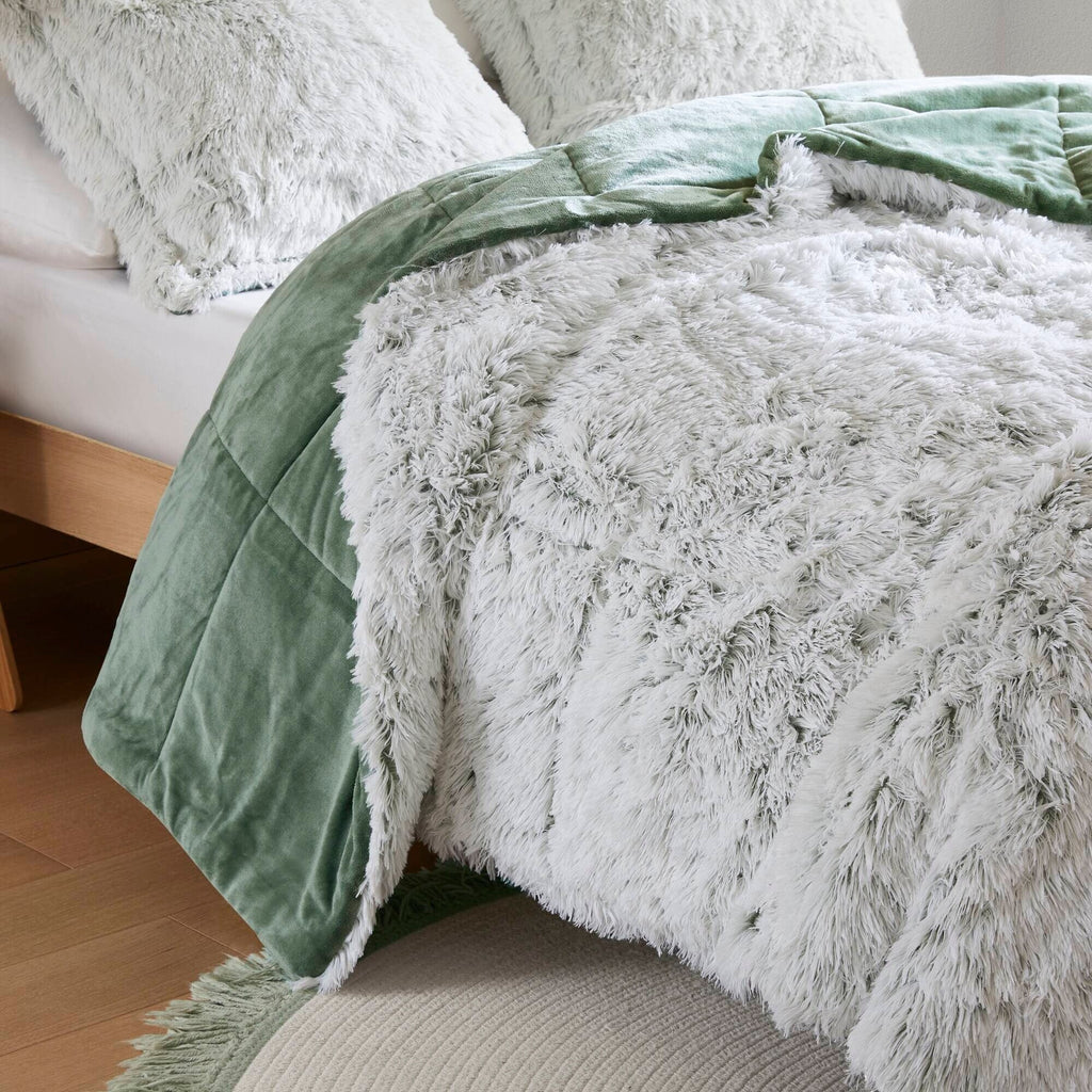 Ensemble de mini-couette à poils longs Leena au design intelligent