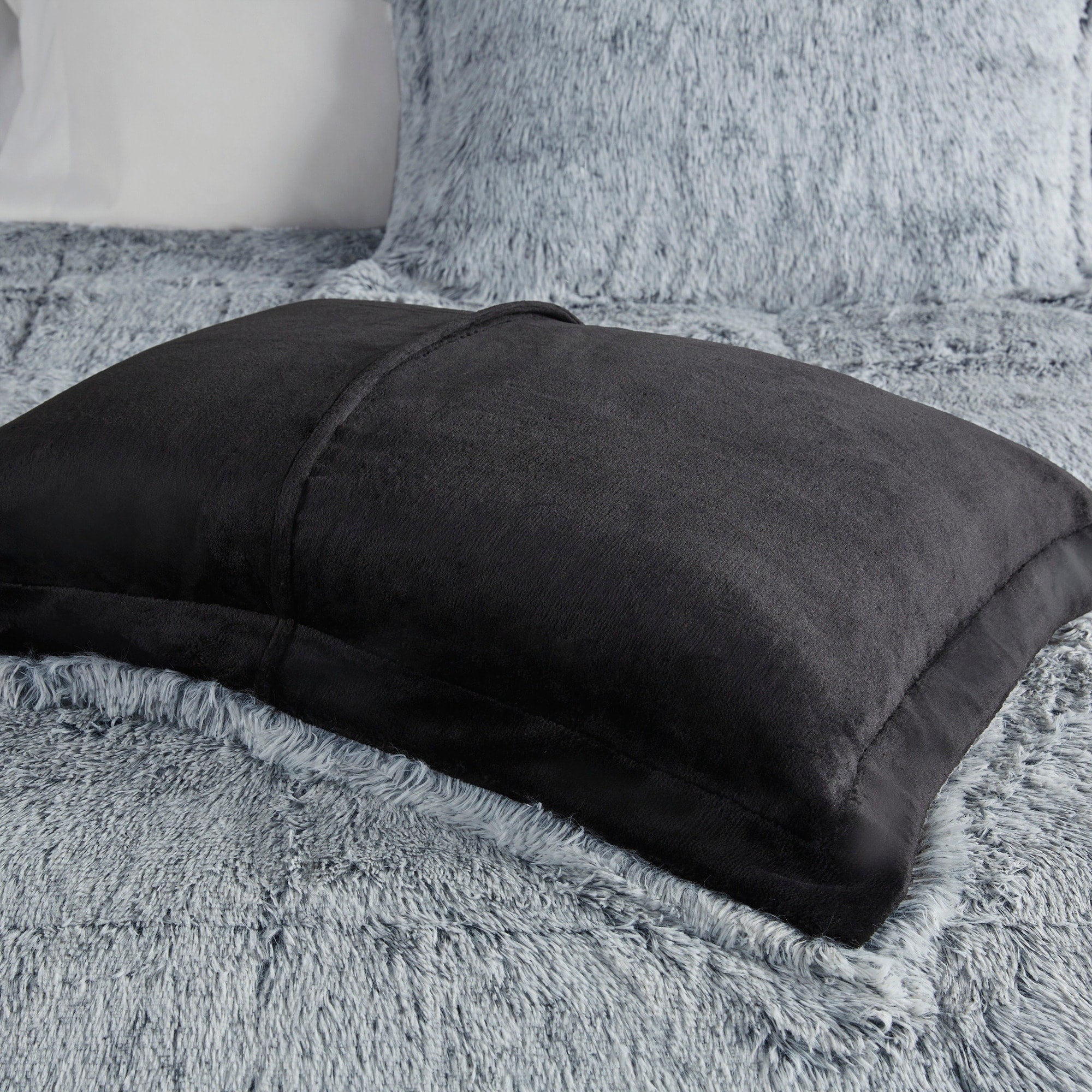Ensemble de mini-couette à poils longs Leena au design intelligent