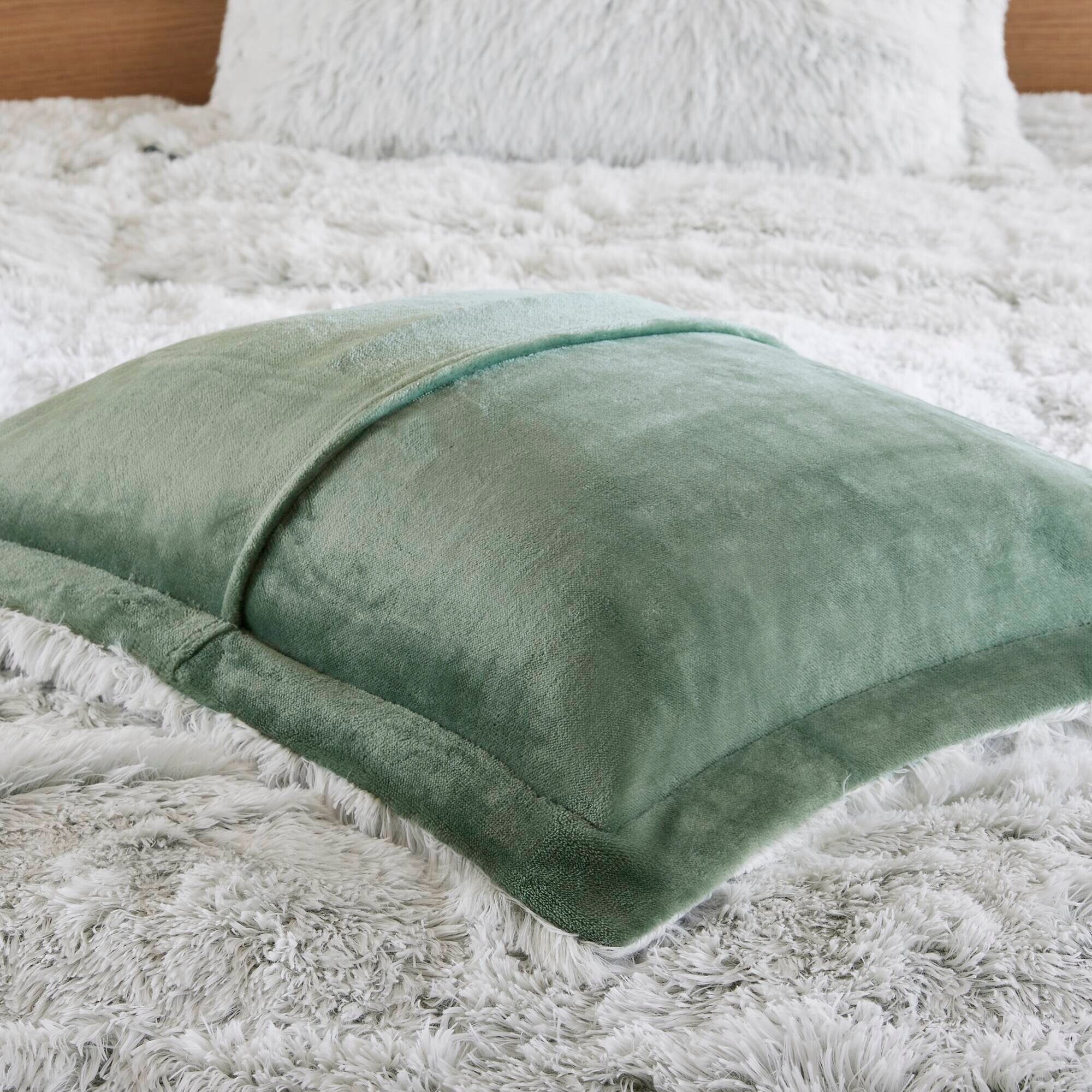 Ensemble de mini-couette à poils longs Leena au design intelligent