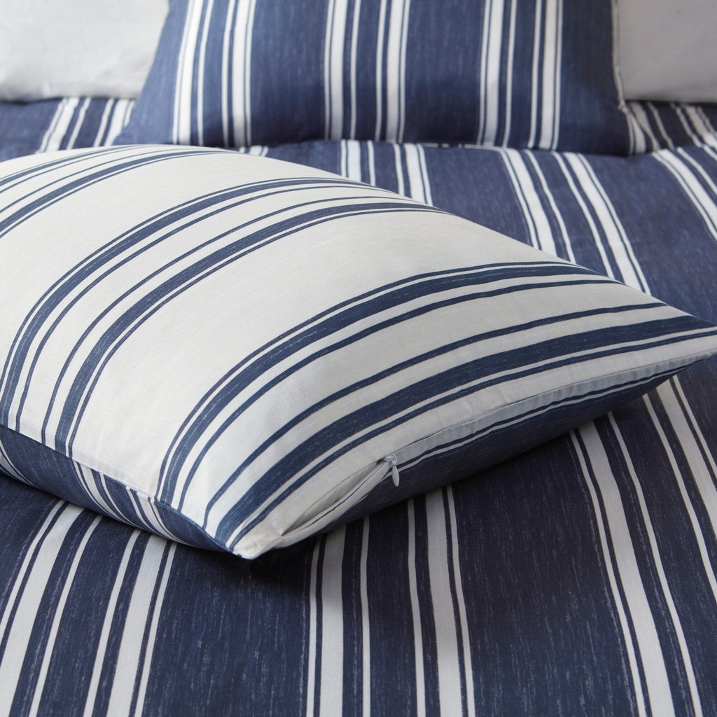 Parure de lit réversible à rayures bleu marine Miles au design intelligent