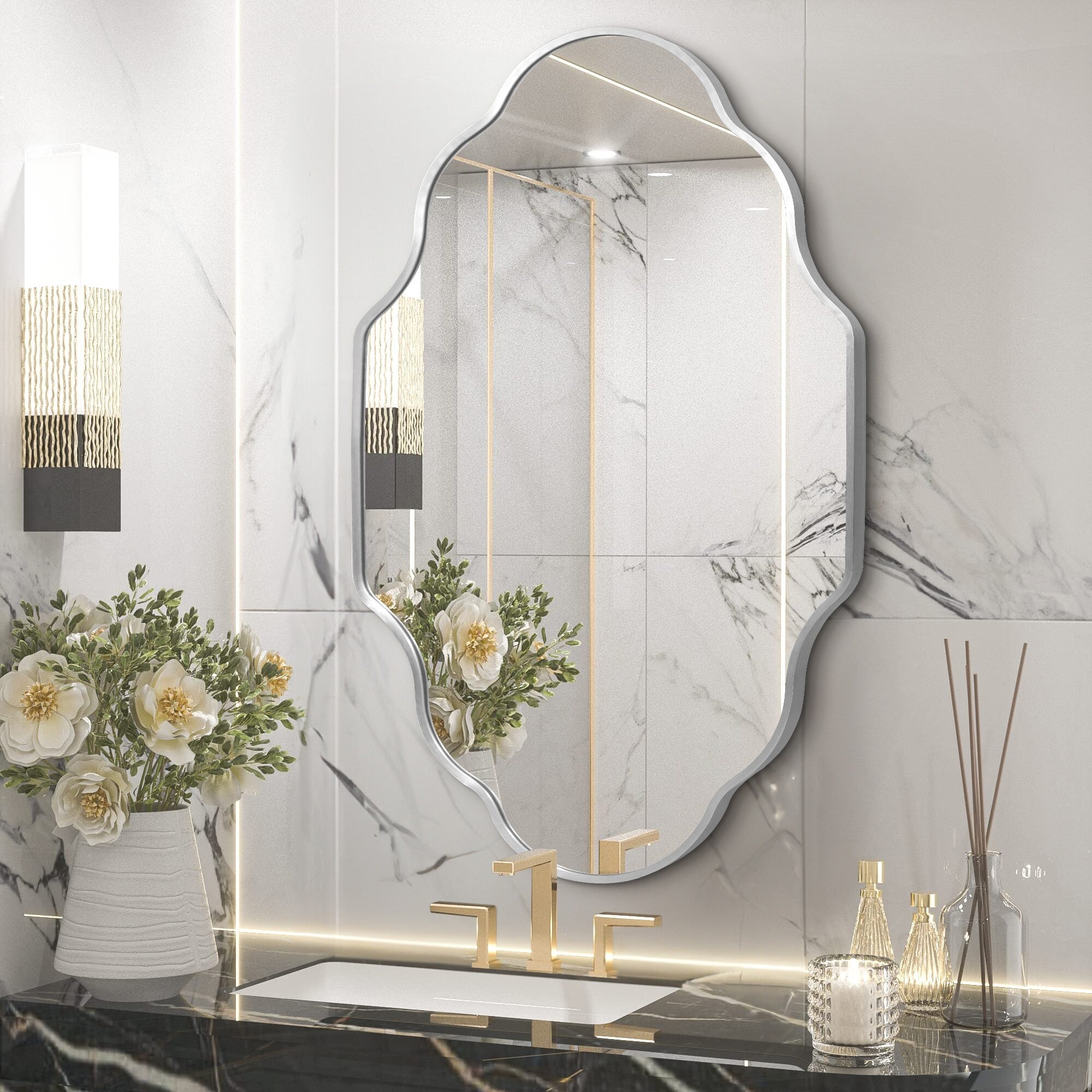 Miroir mural irrégulier festonné avec cadre en alliage d'aluminium