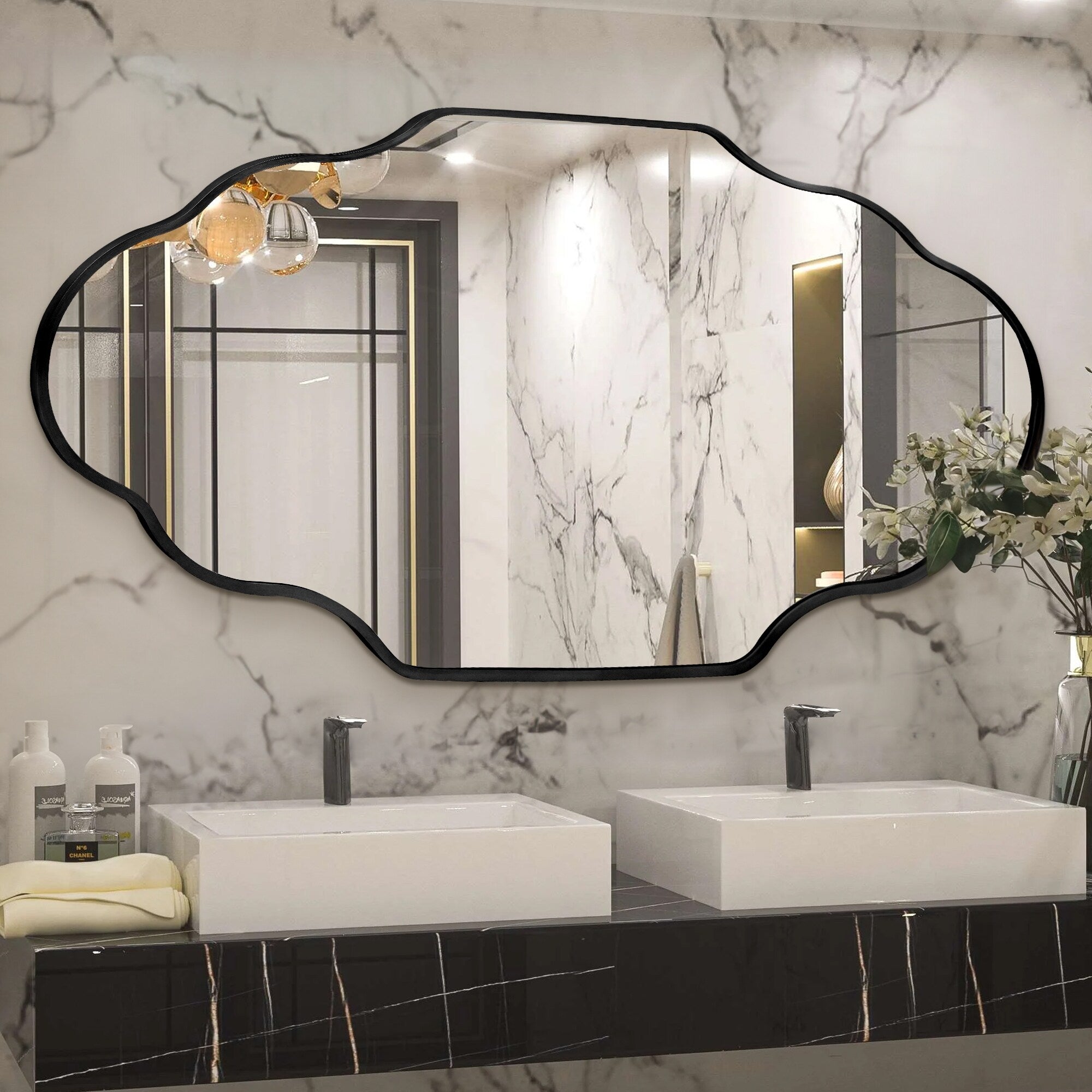 Miroir mural irrégulier festonné avec cadre en alliage d'aluminium