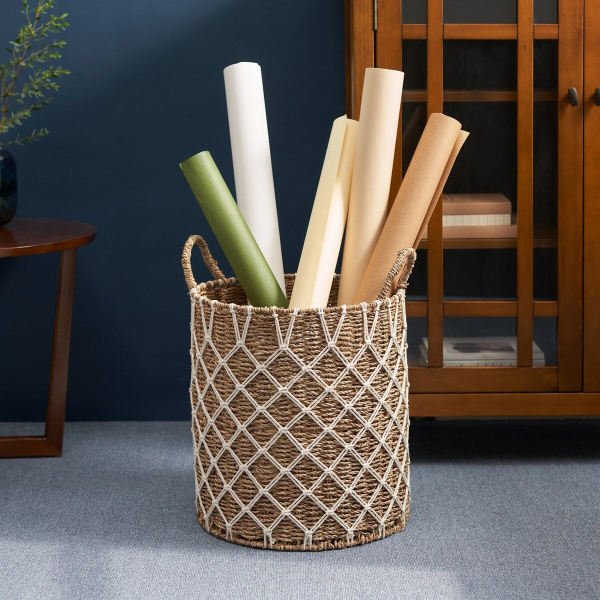 Panier rond tissé en jonc de mer et jacinthe d'eau Isidore pour le rangement de la maison