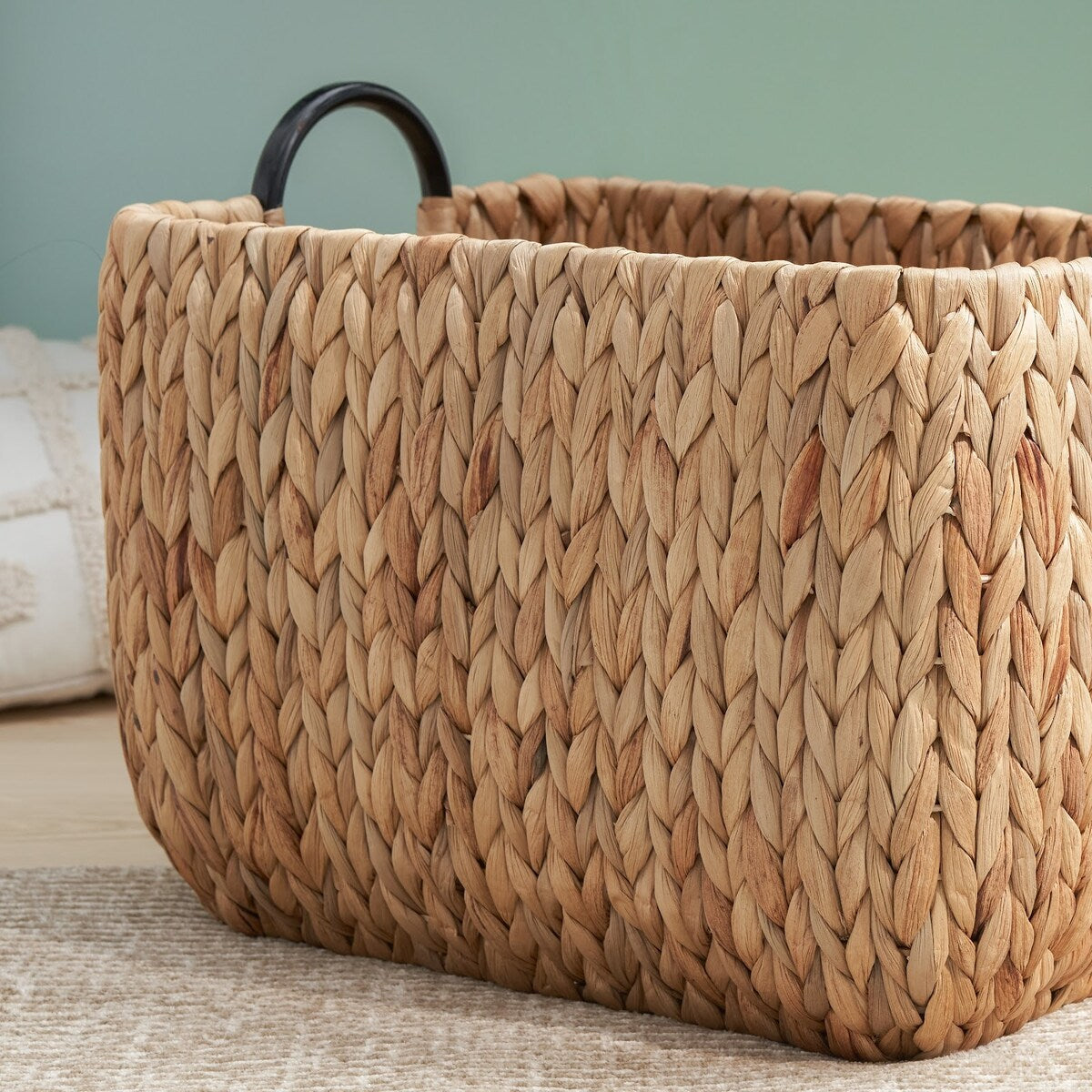 Panier rond tissé en jonc de mer et jacinthe d'eau Isidore pour le rangement de la maison