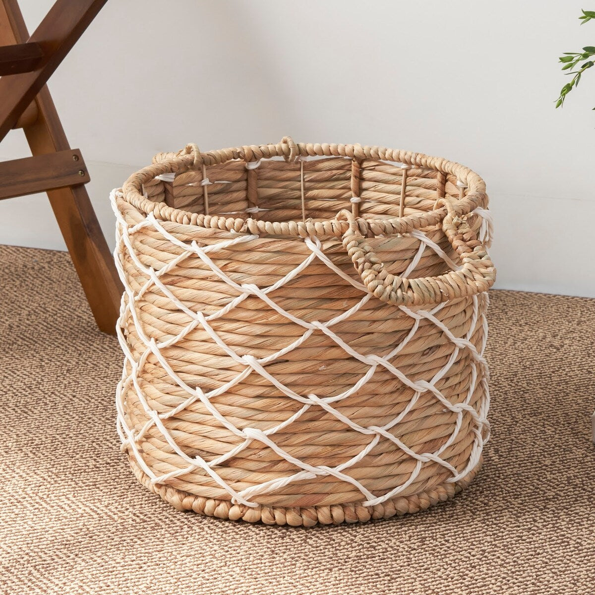 Panier rond tissé en jonc de mer et jacinthe d'eau Isidore pour le rangement de la maison