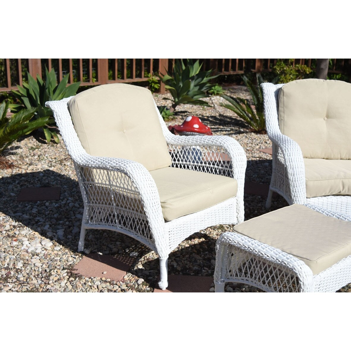 Ensemble de 6 chaises Jeco en osier blanc avec coussins beiges