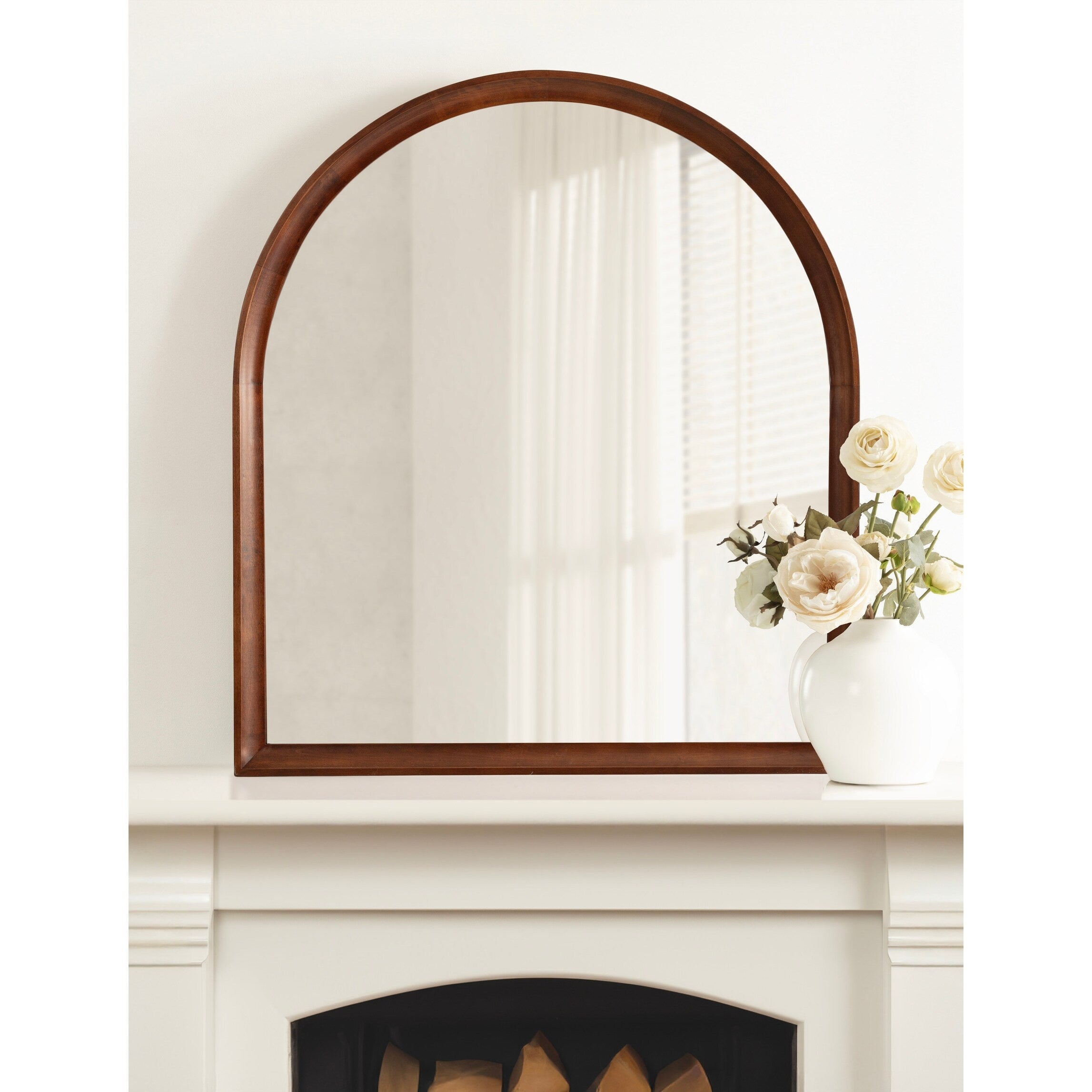 Miroir mural en bois Arch de Kate et Laurel Hatherleigh