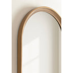 Miroir mural en bois Arch de Kate et Laurel Hatherleigh