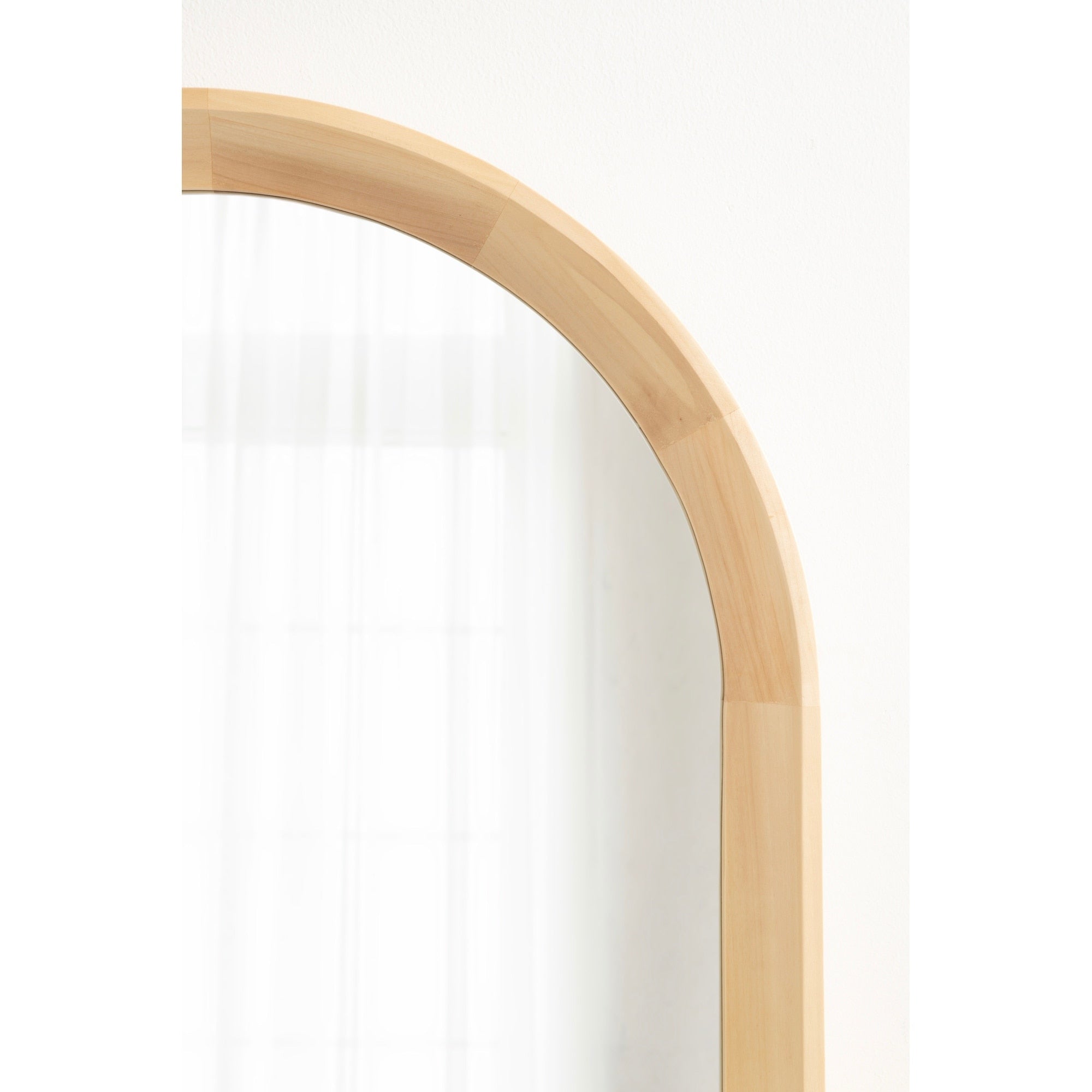 Miroir mural en bois Arch de Kate et Laurel Hatherleigh