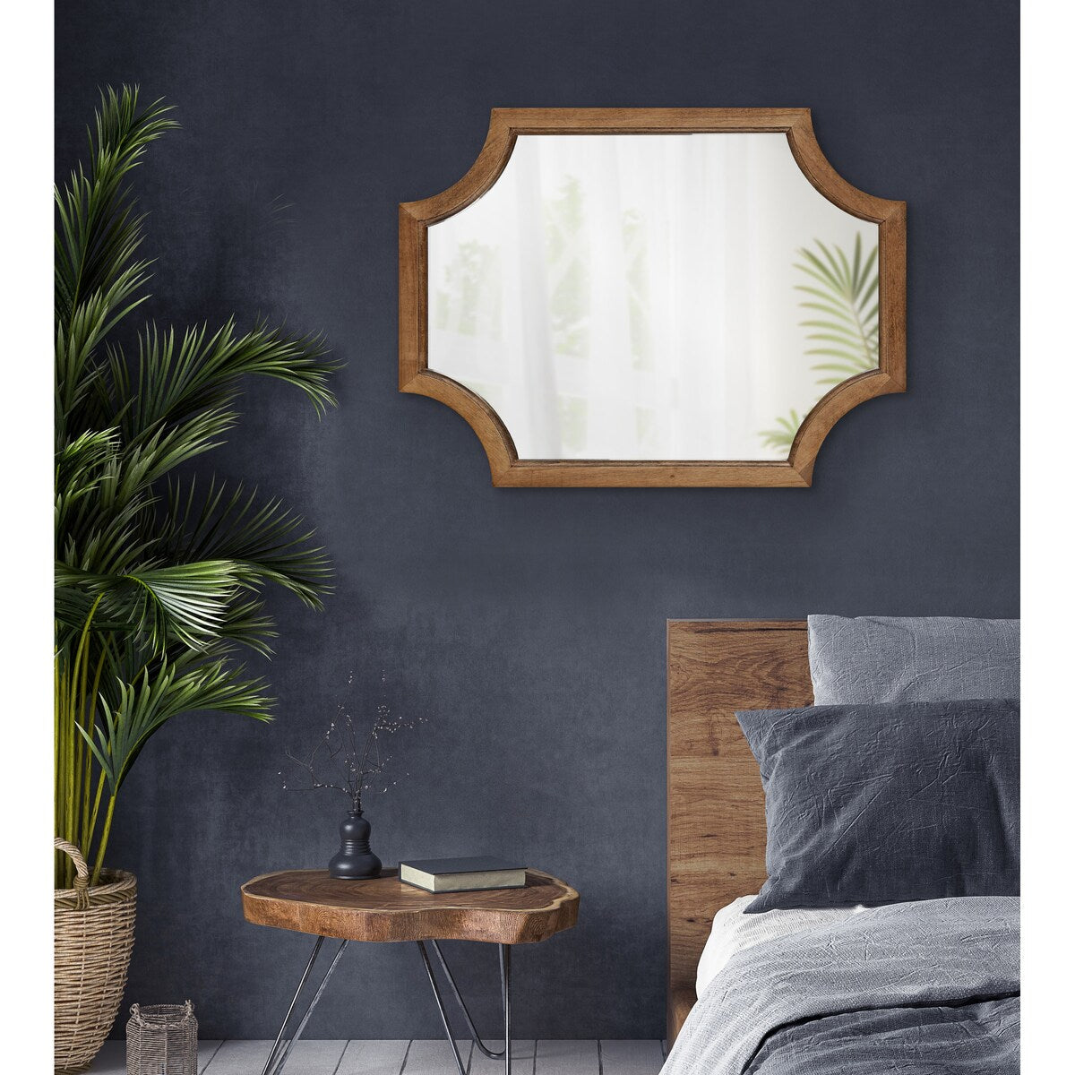 Miroir encadré en bois festonné Kate et Laurel Hogan