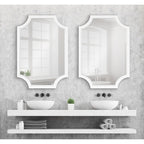 Miroir encadré en bois festonné Kate et Laurel Hogan
