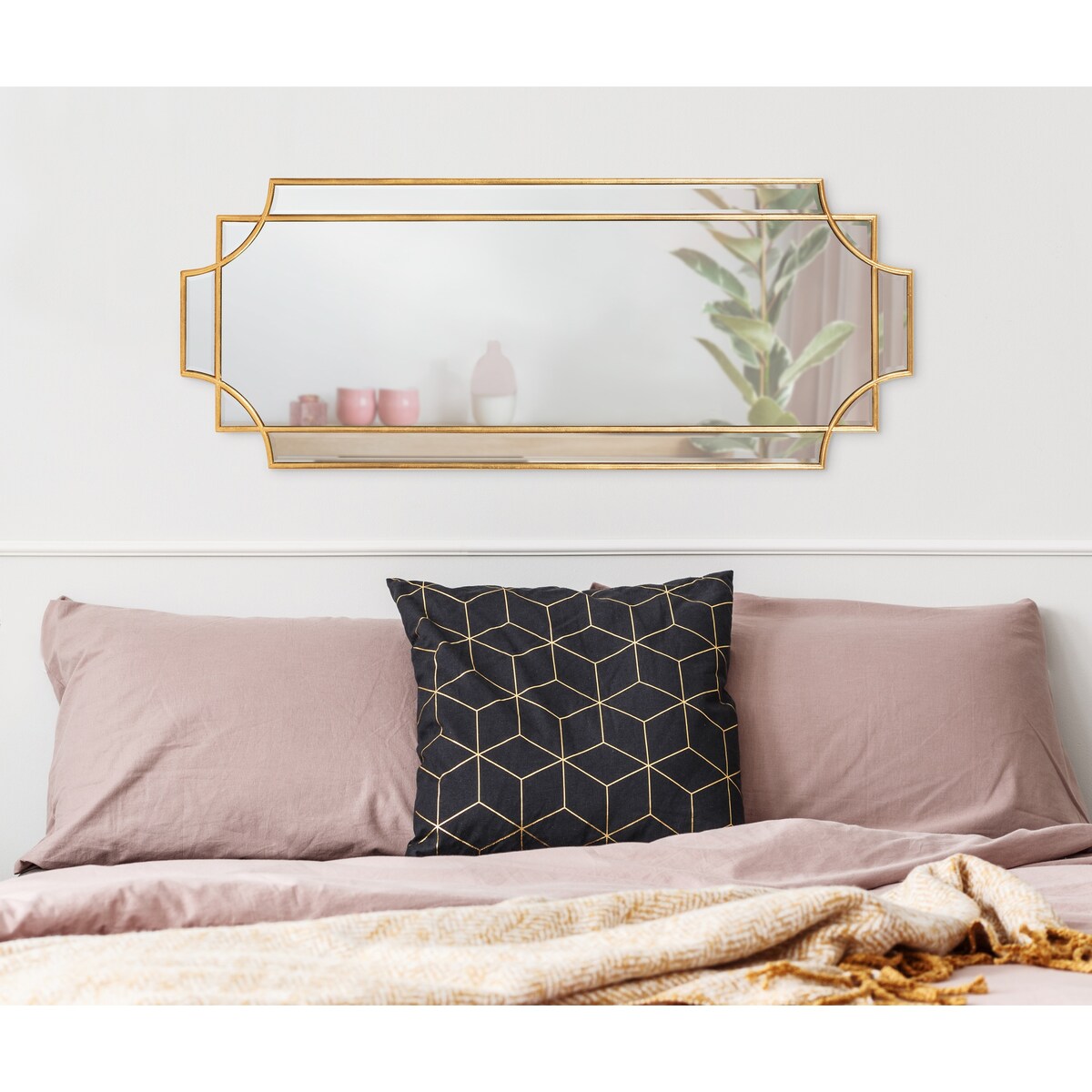 Miroir mural décoratif traditionnel encadré Kate et Laurel Minuette