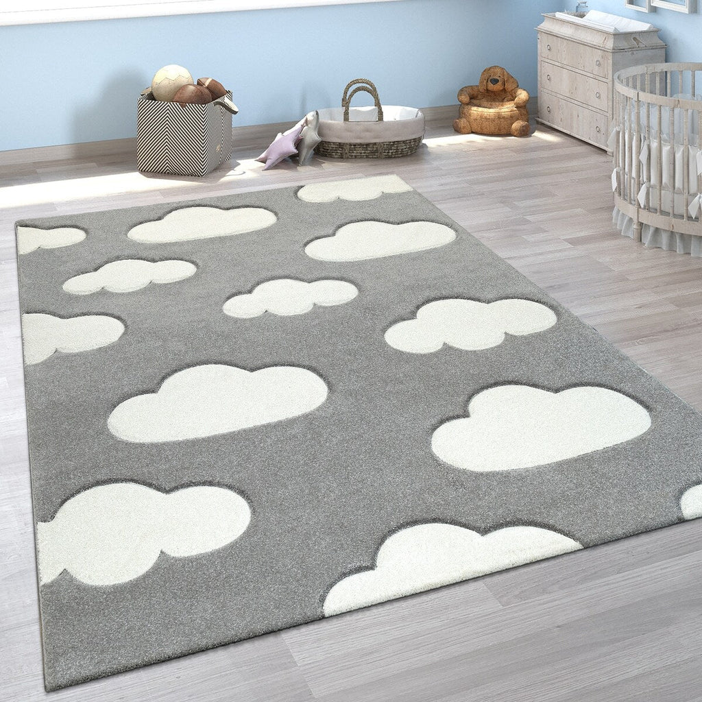 Tapis pour chambre d'enfant ou crèche aux couleurs pastel avec nuages