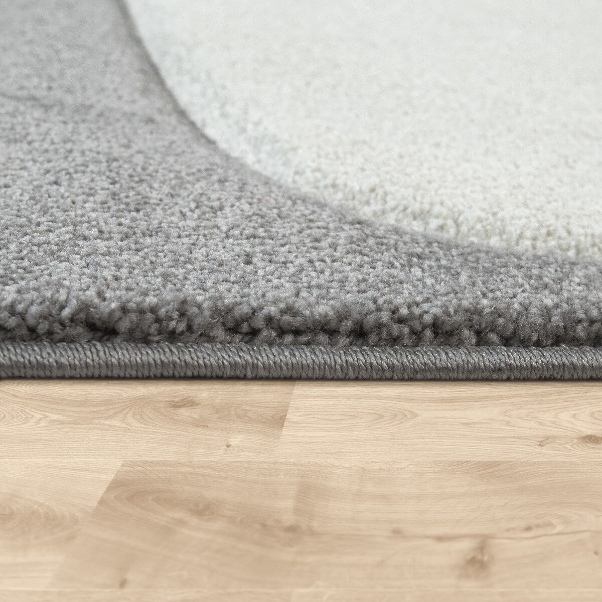 Tapis pour chambre d'enfant ou crèche aux couleurs pastel avec nuages