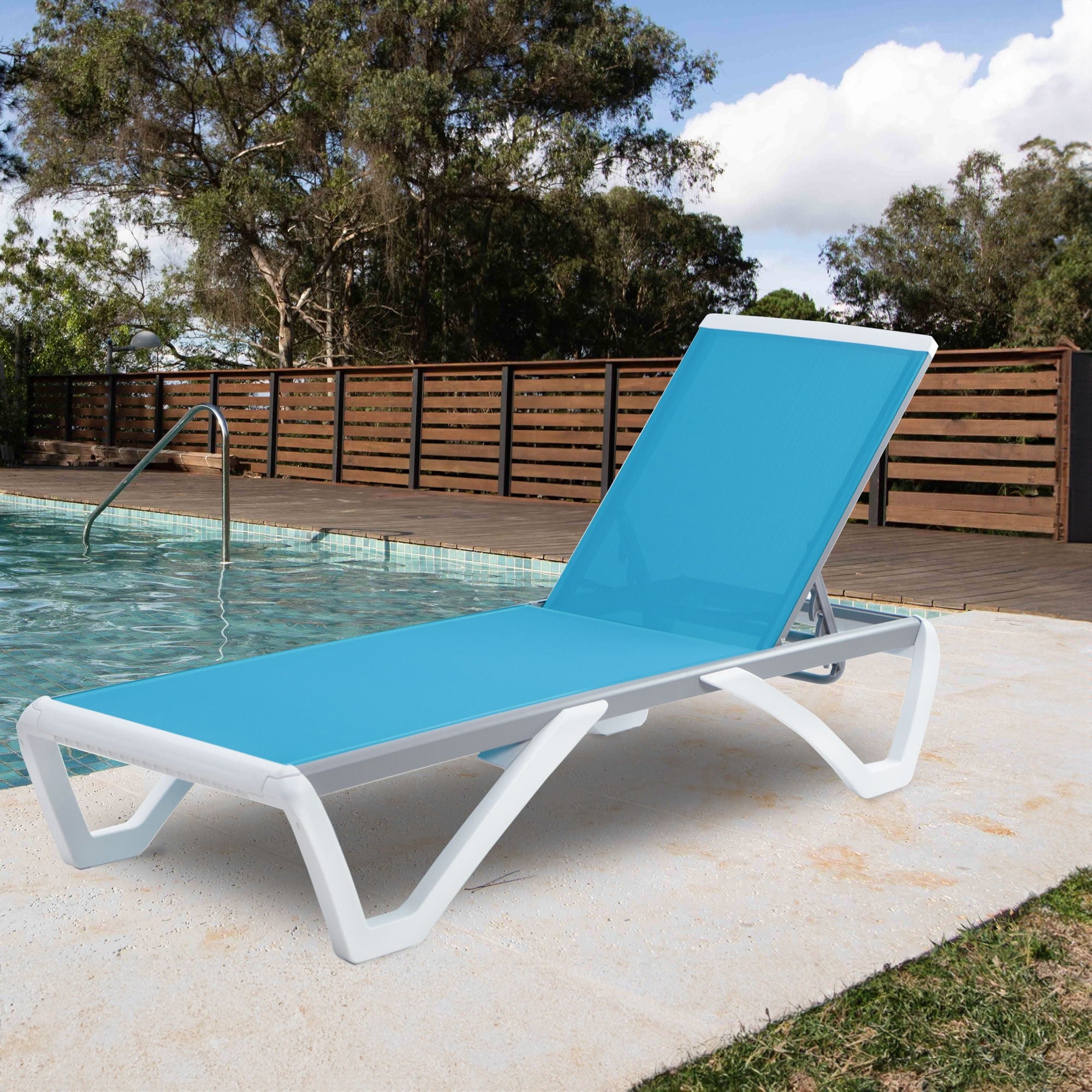 Chaise longue inclinable et réglable Kozyard Alan avec pieds en aluminium et résine polypropylène