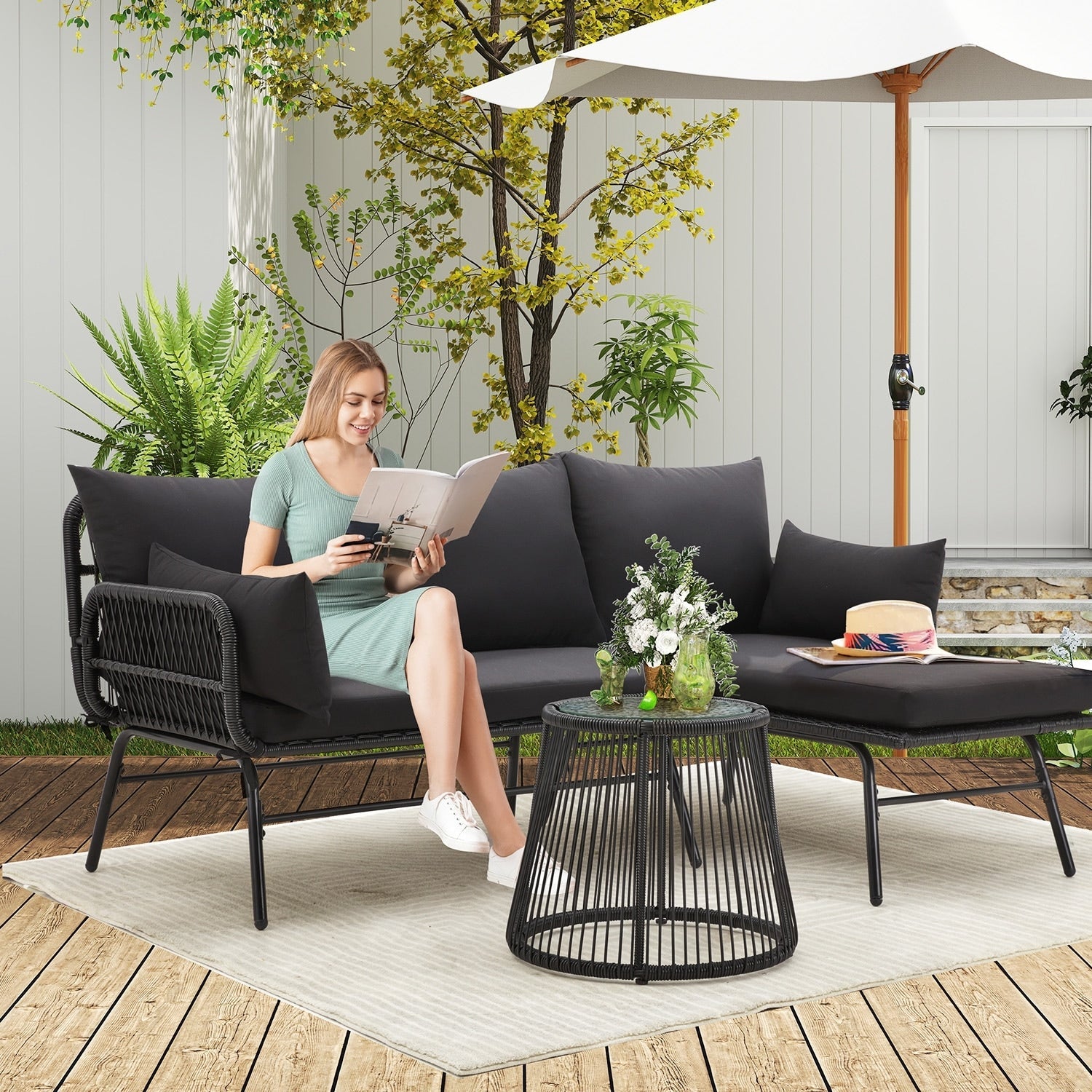 Ensemble de canapés de conversation sectionnels en osier, ensemble de meubles de patio 3 pièces avec coussins épais et table basse en verre trempé